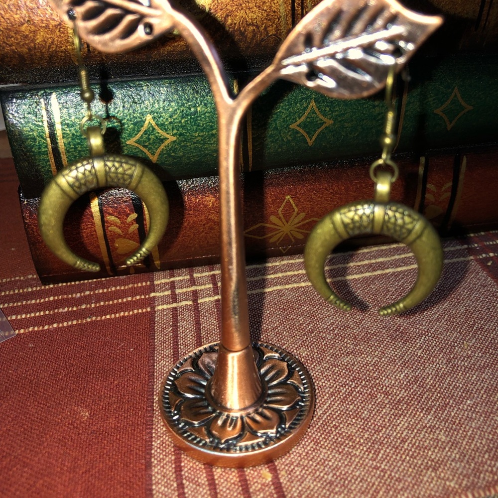 Women’s earring - Picture 2 of 3